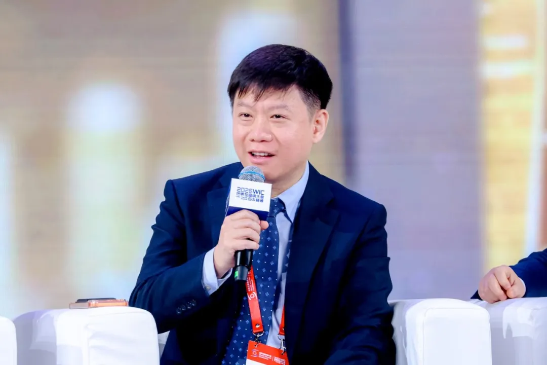 香港特首李家超一行蒞臨世界互聯(lián)網(wǎng)大會亞太峰會明略科技展臺交流，共話AI賦能產(chǎn)業(yè)發(fā)展